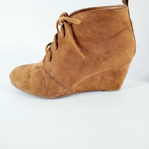 New Direction Women 9 Camden Medium Brown Faux Suede Wedge Lace Up Ankle Booties - Picture 6 of 9